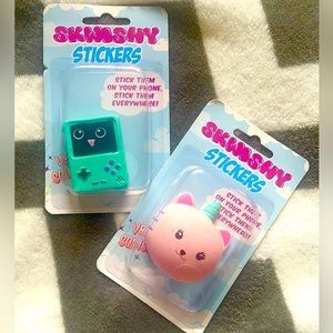 Skwishy Stickers set of 2!